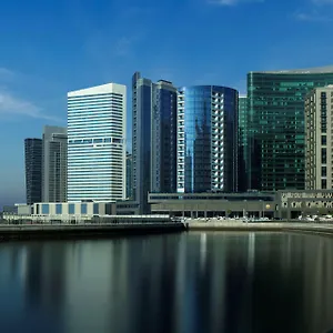 فندق Radisson Blu Hotel, Waterfront دبي